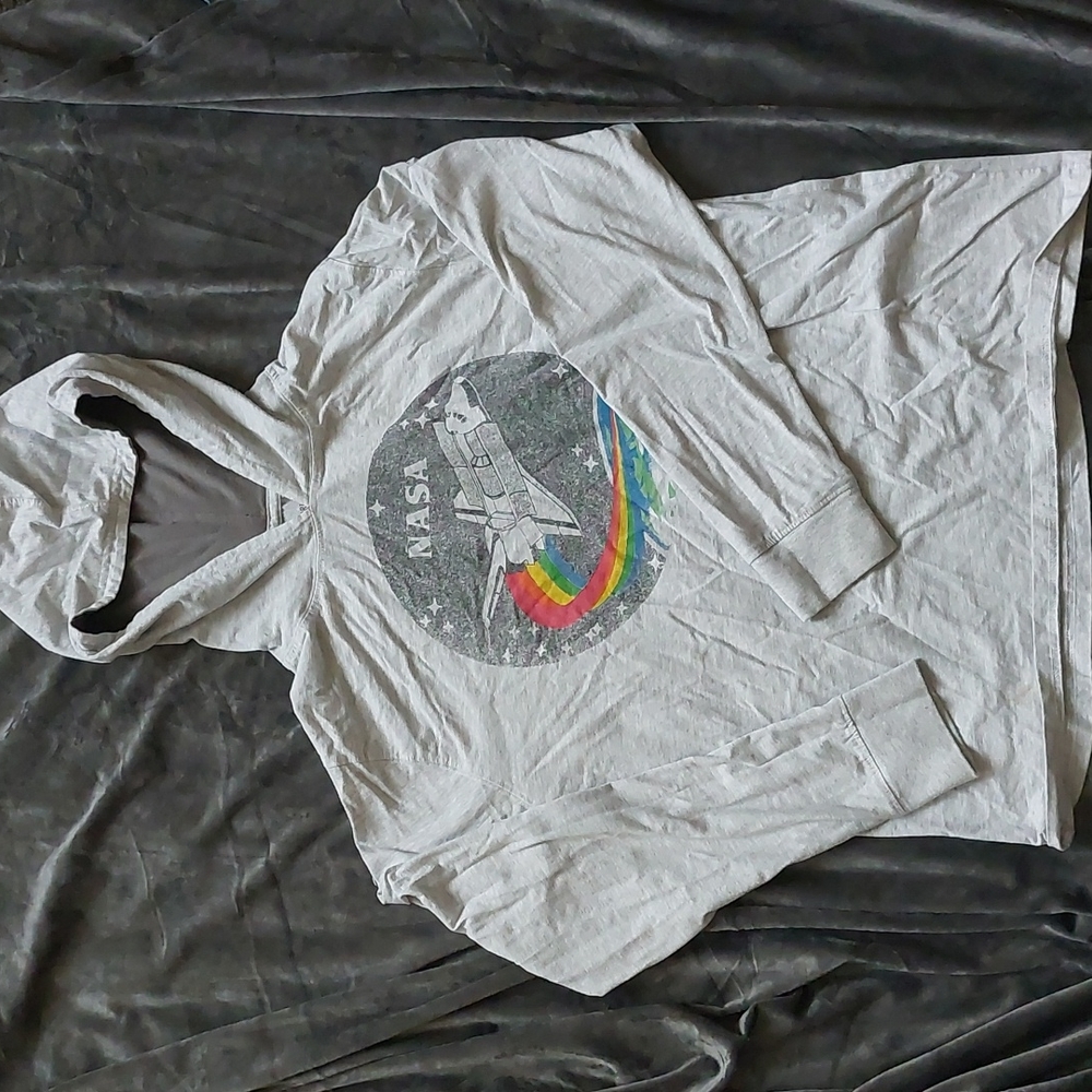 Nasal long sleeve hooded shirt